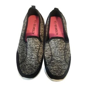 Women's Black and Gray Slip-On Actionflex Shoes Size 7